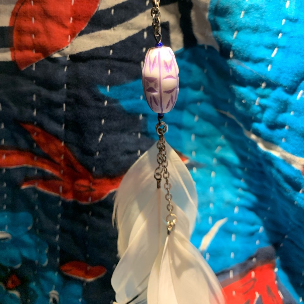 Beaded feather necklace - Picture 2 of 10